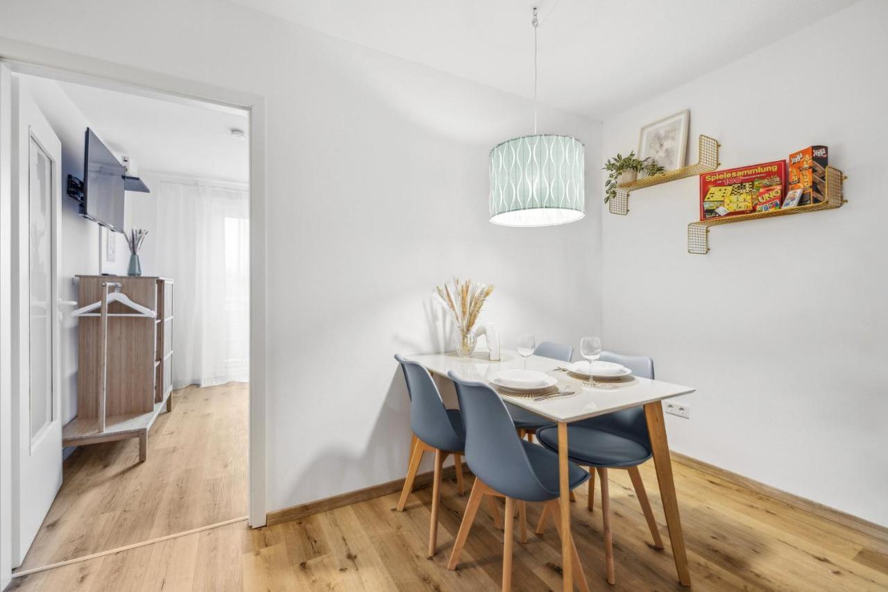 Ferienwohnung Amalfi A02 - 2 Zi Fuer 4P - Balkon, Smart Tv, Boxspringbett Kaiserslautern Exterior foto